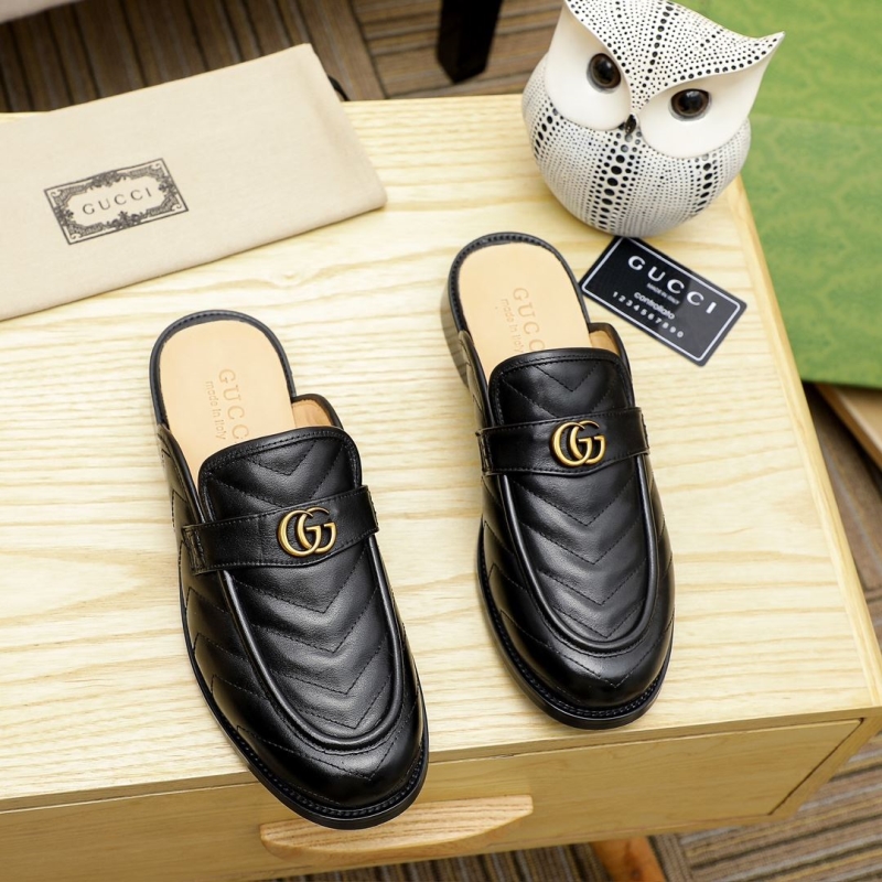 G*u*i slippers